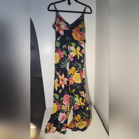 Floral Jumpsuit Black with Multicolor Flowers Size S #650 - Picture 2 of 2